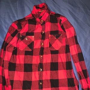 Arizona jeans Christmas button up shirt red and a size 14/16 L red and black